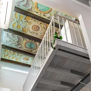 Charming Frescoed Loft Bologna
